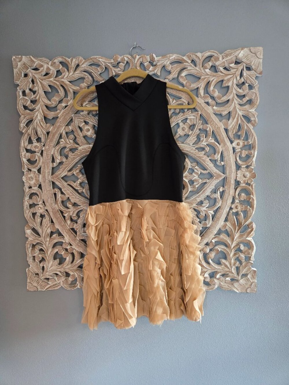 Sachin + Babi Noir black beige ruffle cocktail dress size 12